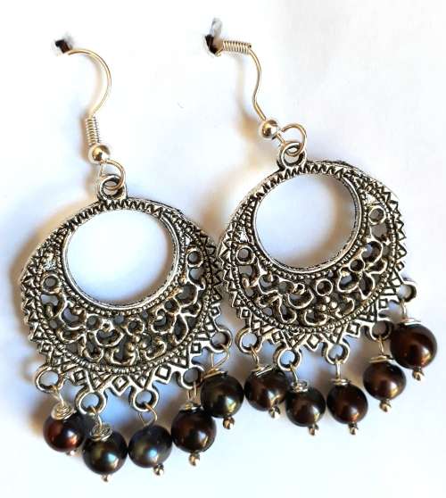 MARYKAY - DELIGHTFUL CHANDELIER GENUINE FRESHWATER PEARL EARRINGS