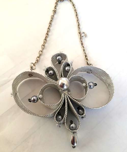 MARYKAY - OH SO PRETTY, SILVER FABRIC NECKLACE - ONE OF A KIND