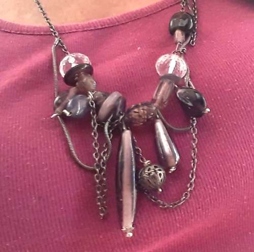 MARYKAY - VERY PRETTY, SHADES OF GRAPE AND BURGUNDY NECKLACE - ONE OF A KIND