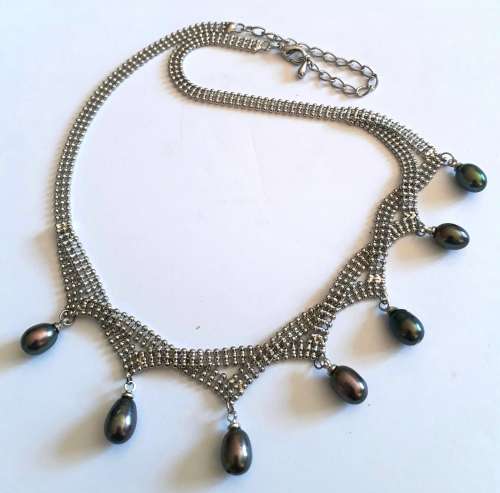 MARYKAY - AWESOME! AUTHENTIC PEACOCK BLACK PEARL NECKLACE