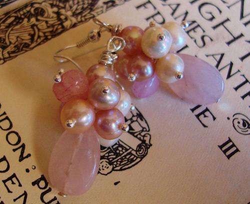 MARYKAY - JUST LOVELY  ROSE QUARTZ AND FRESHWATER PEARL SILVER EARRINGS