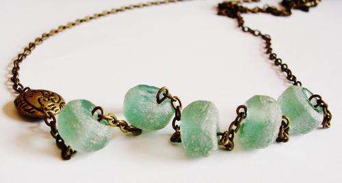 MARYKAY - JUST LOVELY UPCYCLED SEA GREEN BEACH GLASS NECKLACE