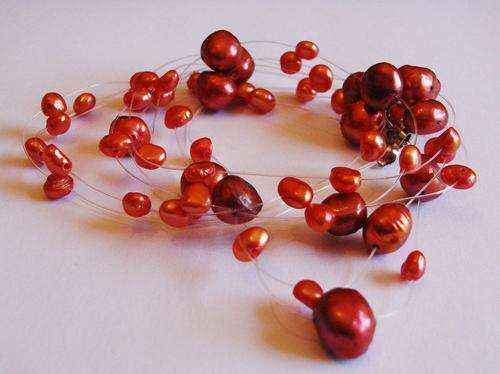 MARYKAY - CLASSIC ILLUSION BRICK RED FRESHWATER CULTURED PEARL NECKLACE