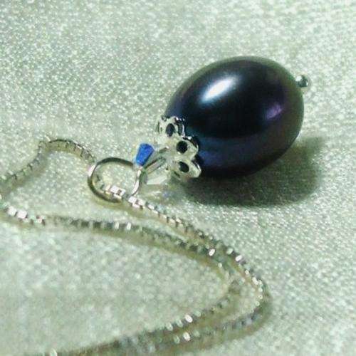 MARYKAY - 7mm BLACKGENUINE FRESHWATER PEARL PENDANT - FREE CHAIN