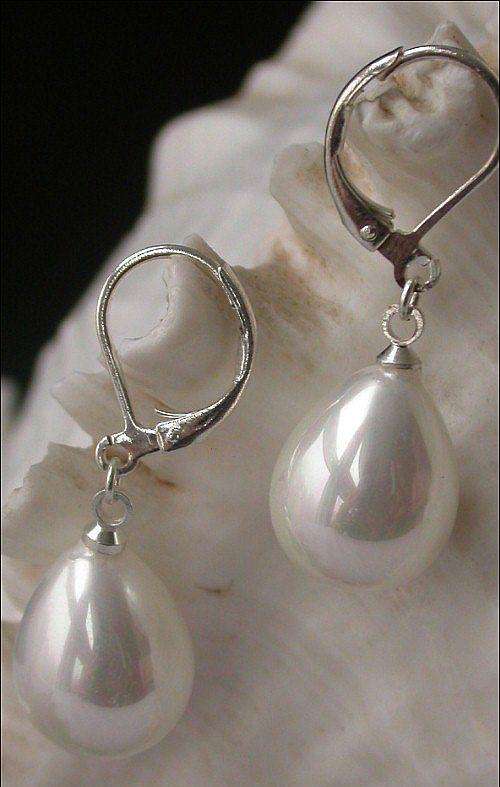 MARYKAY - PEARLY WHITE TAHITIAN SOUTH SEA SHELL PEARL STERLING SILVER EARRINGS