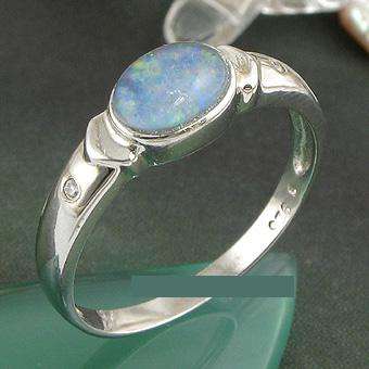 MARYKAY - GORGEOUS GENUINE AUSTRALIAN BLACK OPAL & SIMULATED RING - 6/M