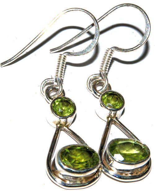 MARYKAY - LOVELY PERIDOT EARRINGS IN SOLID .925 STERLING SILVER - AUGUST/LEO BIRTHSTONE