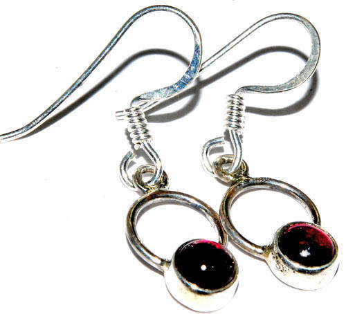 MARYKAY - LOVELY GARNET EARRINGS IN SOLID .925 STERLING SILVER