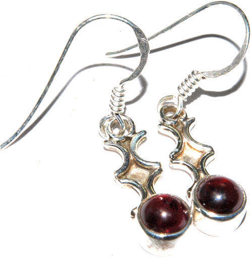 MARYKAY - LOVELY GARNET EARRINGS IN SOLID .925 STERLING SILVER