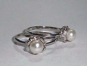 MARYKAY - LOVELY GENUINE FRESHWATER WHITE PEARL RING -  SILVER 6/M