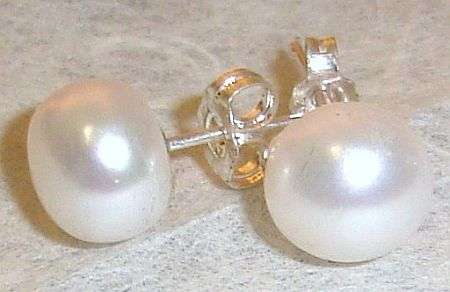 MARYKAY - WEDDING FAVOURS - BRIDAL WHITE FRESHWATER PEARL STERLING SILVER STUD EARRINGS