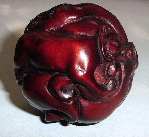 MARYKAY - DELIGHTFUL TINY TIGER BALL BOXWOOD NETSUKE SCULPTURE