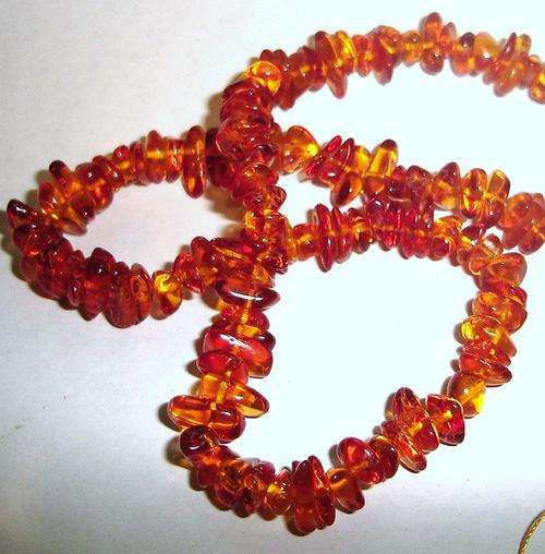 MARYKAY - BEAUTIFUL NATURAL BALTIC AMBER GEMSTONE ROUNDED CHIP BEADS - CRAFTS/TEETHNG BABIES