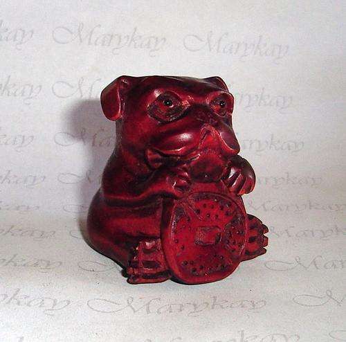 MARYKAY - DELIGHTFUL TINY BULLDOG BOXWOOD NETSUKE SCULPTURE