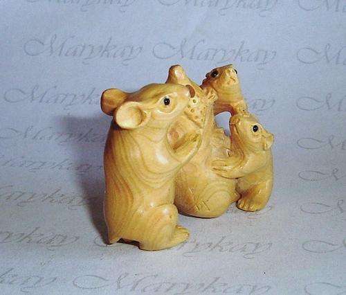 MARYKAY - DELIGHTFUL TINY RATS BOXWOOD NETSUKE SCULPTURE