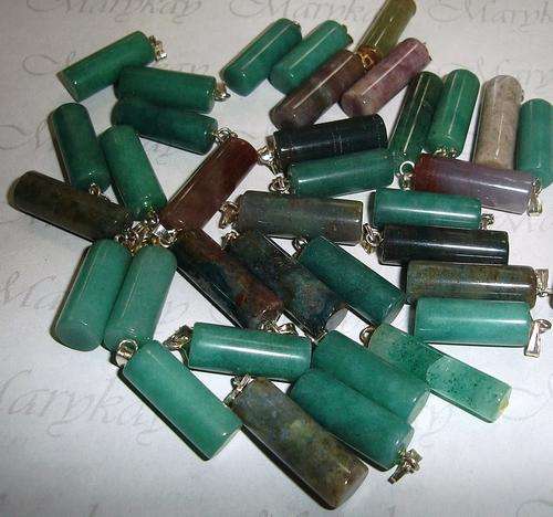 MARYKAY - NATURAL JADE  BEADS/PENDANTS - CRAFTS / BEADING / JEWELLERY MAKING 8/20