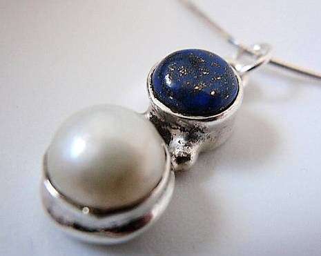 MARYKAY - GENUINE PEARL AND LAPIS LAZULI .925 SILVER PENDANT