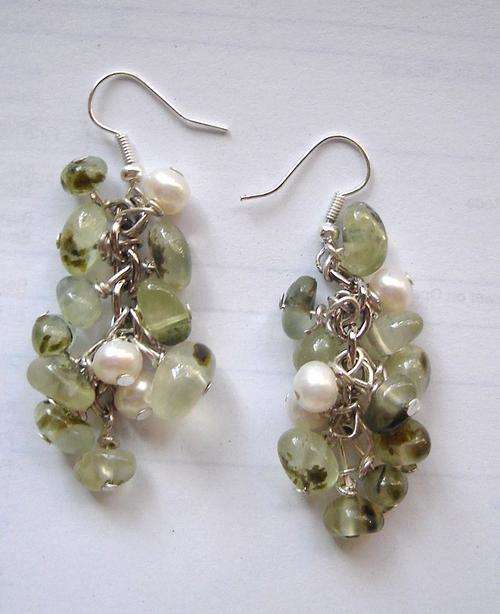 MARYKAY - STUNNNG NATURAL LIME PREHNITE AND FRESHWATER PEARL DANGLE GEMSTONE EARRINGS