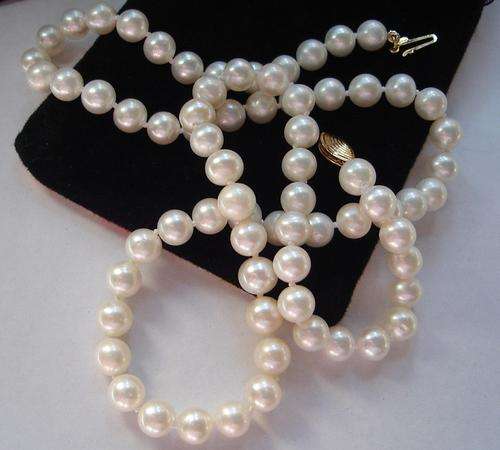 MARYKAY - NATURAL JAPANESE WHITE AKOYA SALT WATER PEARL NECKLACE 45cm