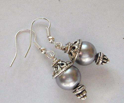 MARYKAY - STUNNING AUTHENTIC MIGLIO GRAY GLASS PEARL EARRINGS