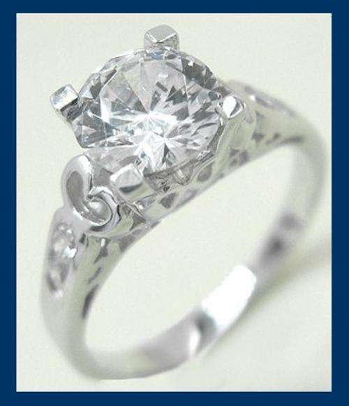 MARYKAY - MAGNIFICENT -  THE PERFECT ENGAGEMENT RING PLATINUM PLATED OVER STERLING SILVER