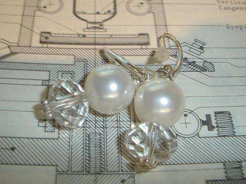 MARYKAY - A PAIR OF STUNNING SHELL PEARLS AND SWAROVSKI CRYSTALS