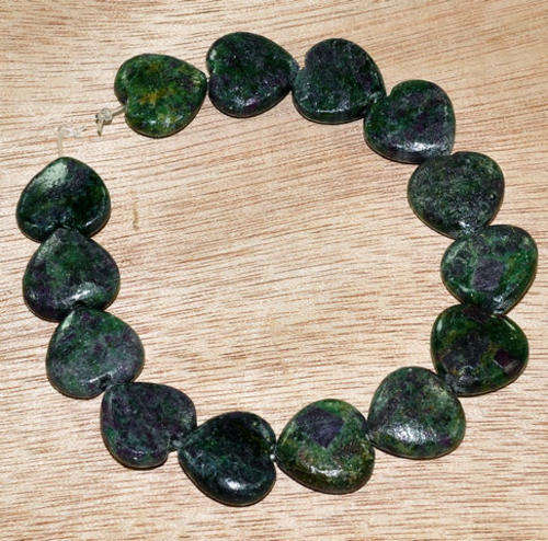 MARYKAY - LOVELY NATURAL RUBY ZOIZITE HEART GEMSTONE BEADS - IDEAL FOR CRAFTS/BEADING 14/15/5