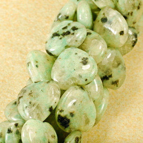 MARYKAY - NATURAL HEART SHAPED KIWI JASPER GEMSTONE BEADS - IDEAL FOR CRAFTS/BEADING 16/15/6