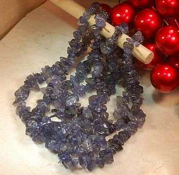MARYKAY - TANTALIZING TANZANITE CHIP BEADS  - STRING OF 14 cm
