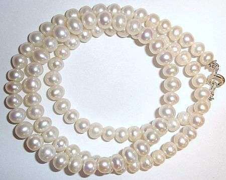 MARYKAY - PEARLS AND PEARLS - LOVELY WHITE GENUINE FRESHWATER PEARL NECKLACE  60*