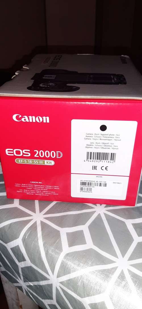 Canon EOS 2000D