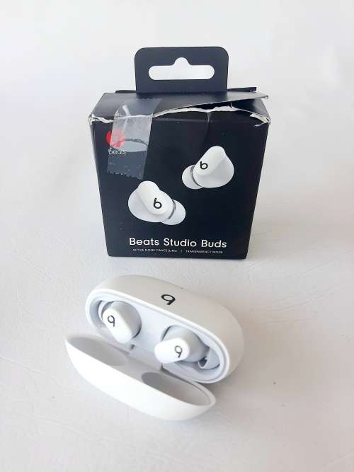 Beats Studio buds