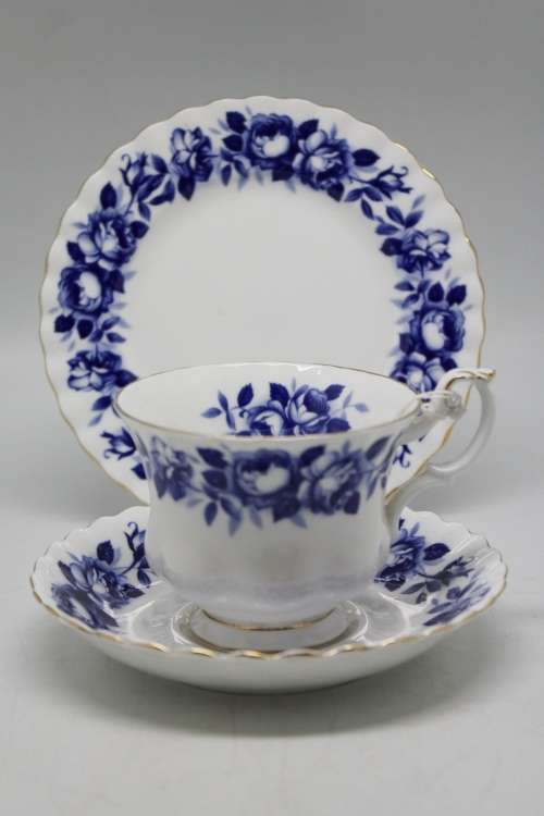 Royal Albert Aristocrat Pattern Trio.
