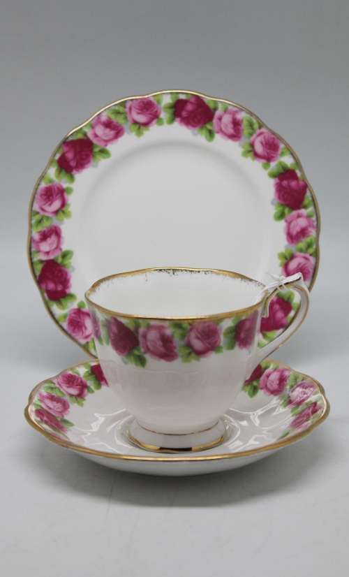 Royal Albert The Old Country Pattern Trio.