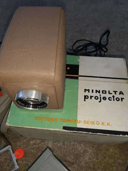 Mini slide projector and normal slide projector