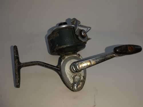 Set of 2 antique fishing reels