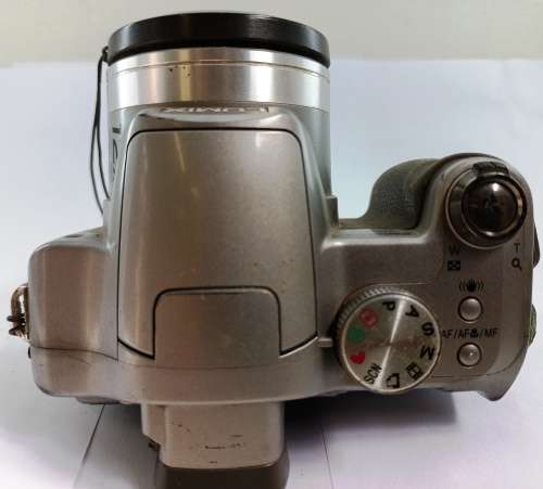 Panasonic DMC-FZ8 camera, 3 bags and tripot