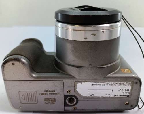 Panasonic DMC-FZ8 camera, 3 bags and tripot