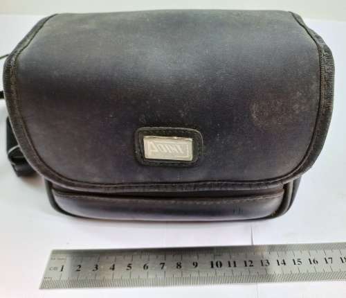 Panasonic DMC-FZ8 camera, 3 bags and tripot