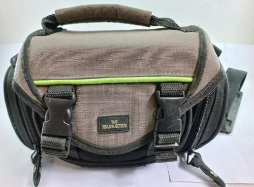 Panasonic DMC-FZ8 camera, 3 bags and tripot