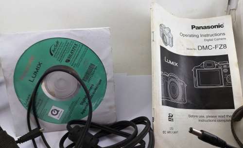 Panasonic DMC-FZ8 camera, 3 bags and tripot