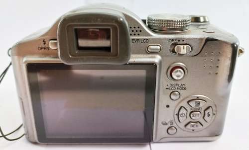 Panasonic DMC-FZ8 camera, 3 bags and tripot