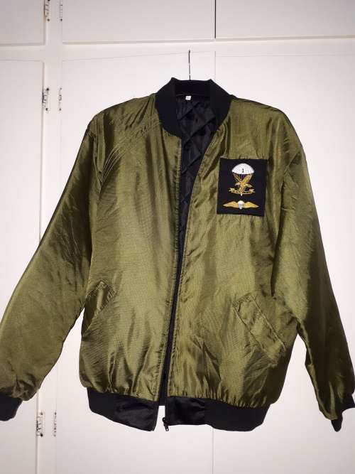 Para Padded lining Jacket/Windbreaker