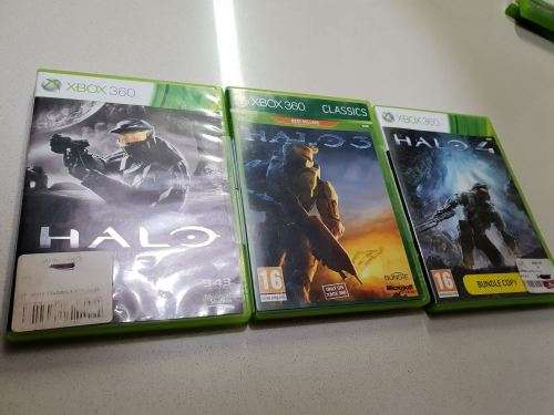 XBox 360 S 4gig, with 2 wireless remotes and 28 games