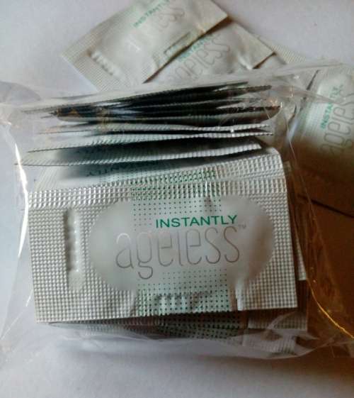 5 saches Instantly Ageless Jeunesse