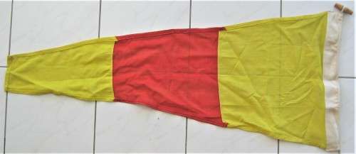 NAVY SIGNAL FLAG  NUMBER "ZERO"  1140 MM X 460 MM - ORIGINAL IN GOOD CONDITION
