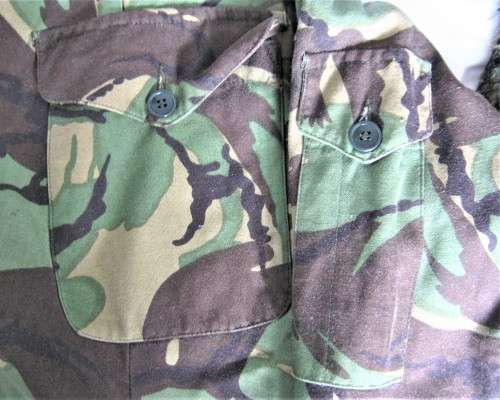 BRITISH DPM CAMO JACKET SIZE 5 (XL) - BUTTONS INTACT & ALL ZIPS WORKING - SEE MEASUREMENTS BELOW