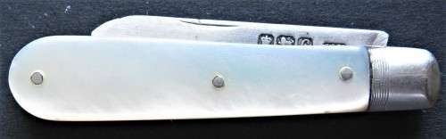 VINTAGE 1920 SHEFFIELD HALLMARK SILVER FRUIT KNIFE WITH MOTHER OF PEARL HANDLES