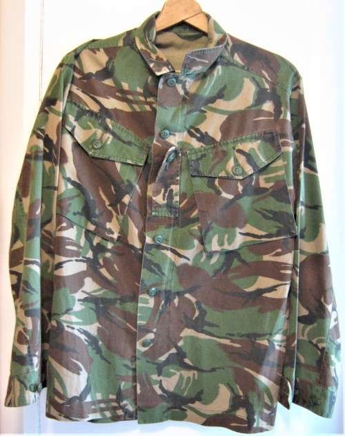 ORIGINAL BRITISH ARMY DCTA SHIRT SIZE MEDIUM IN VERY GOOD CONDITION SEE MEASUREMENTS BELOW