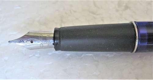 PARKER `FRONTIER` FOUNTAIN PEN - DATE CODE IE - 1984 - BLUE  IN VERY GOOD CONDITION